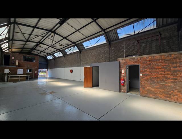 275M² WAREHOUSE TO LET IN SPARTAN
